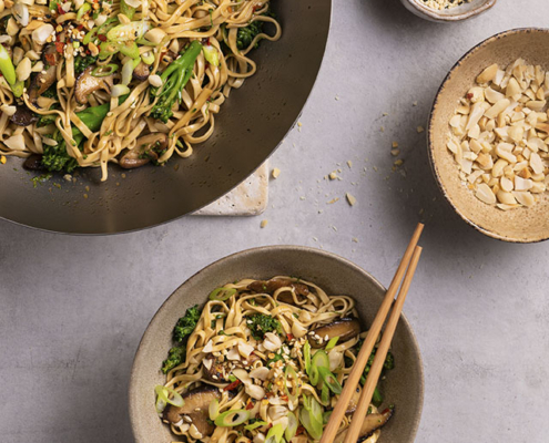 MUSHROOM AND BROCCOLI STIR FRY